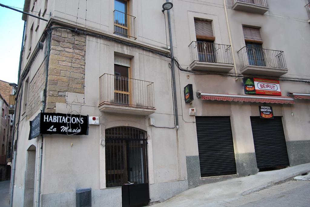 Hostal La Masia Manresa Exteriör bild